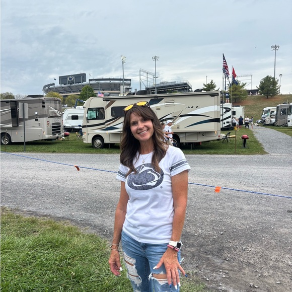 Meet your Posher, Amy jo - Picture 1 of 1